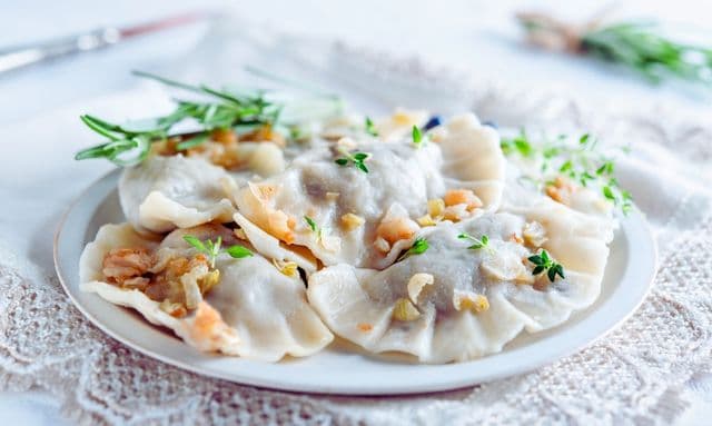 これはキャベツ みじん切り 冷凍 餃子です。